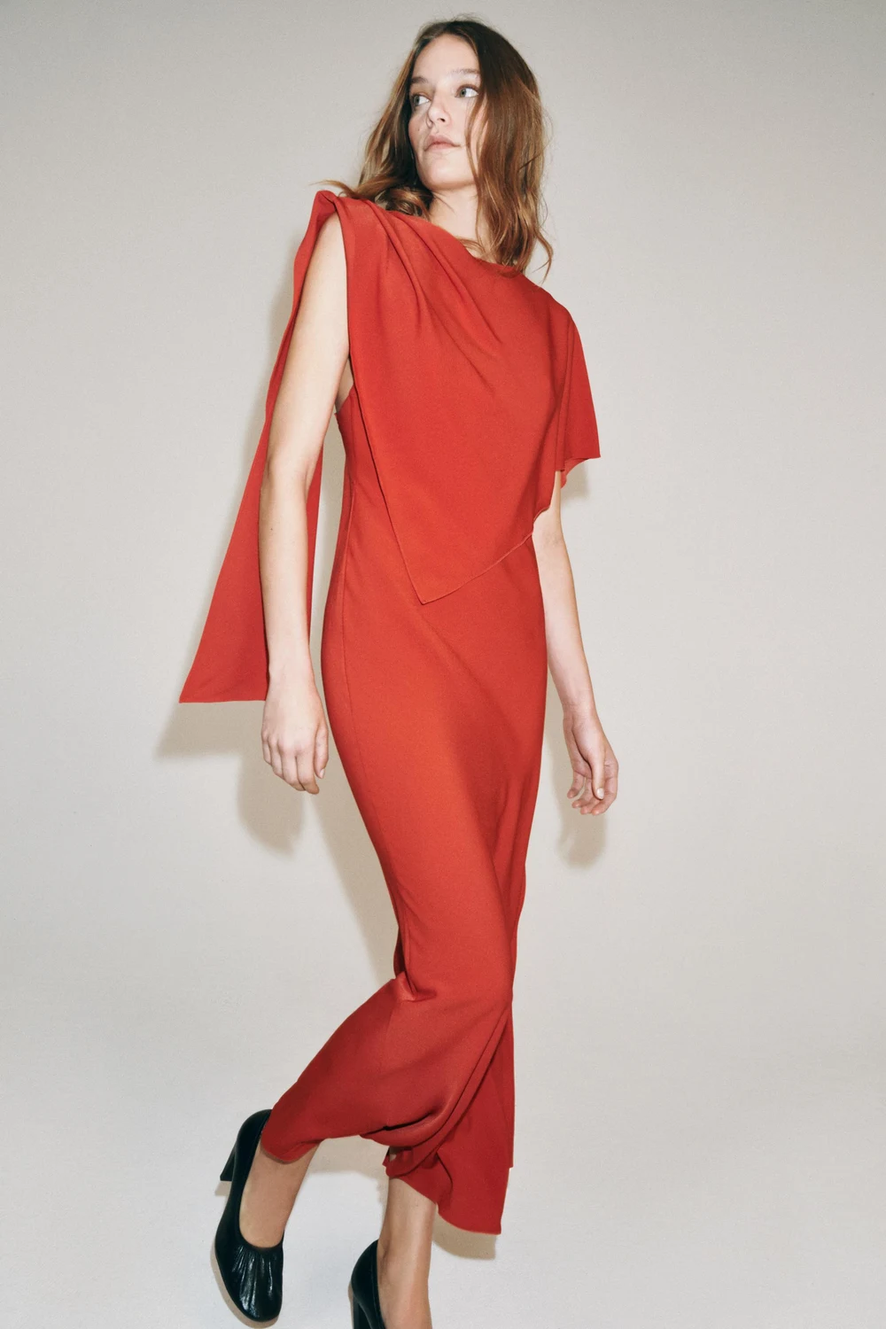 Zara · Georgette-Kleid mit Cape · Rot